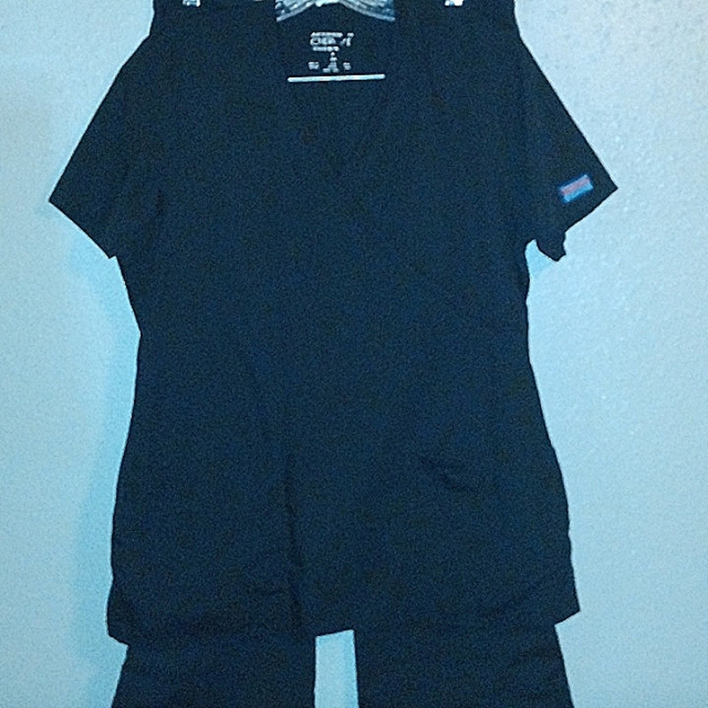 Cherokee Workwear women scrub top medium